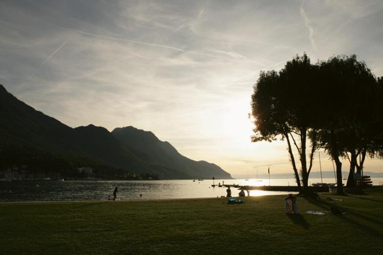 Отель La Lagune Rive Bleue Le Bouveret Экстерьер фото